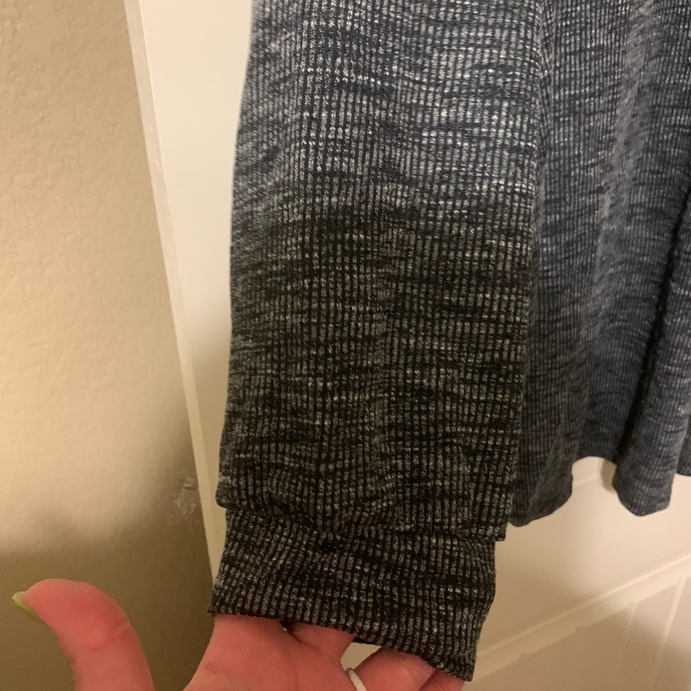 BloomChic Rib Knit Tee - Picture 4 of 7